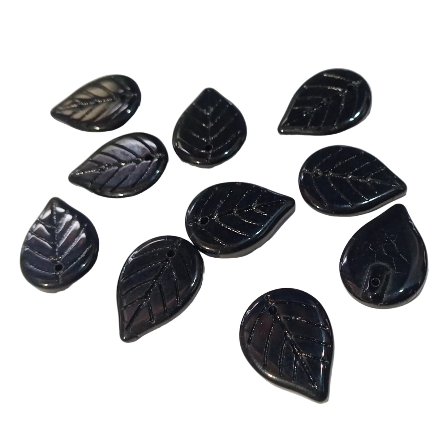 10pc 18mm Black Glass Leaves