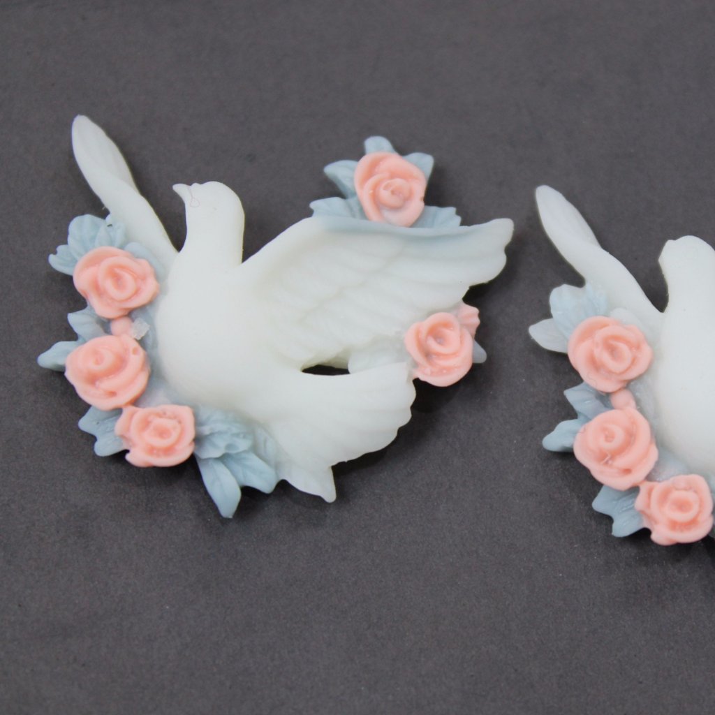Beautiful Resin Bird Cabochon
