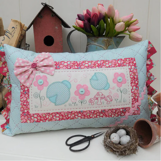 Lucille & Lola – Sally Giblin- Rivendale – Cushion Pattern