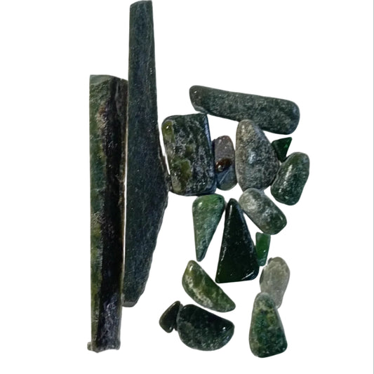 100g NZ Raw Green Stone Off Cuts