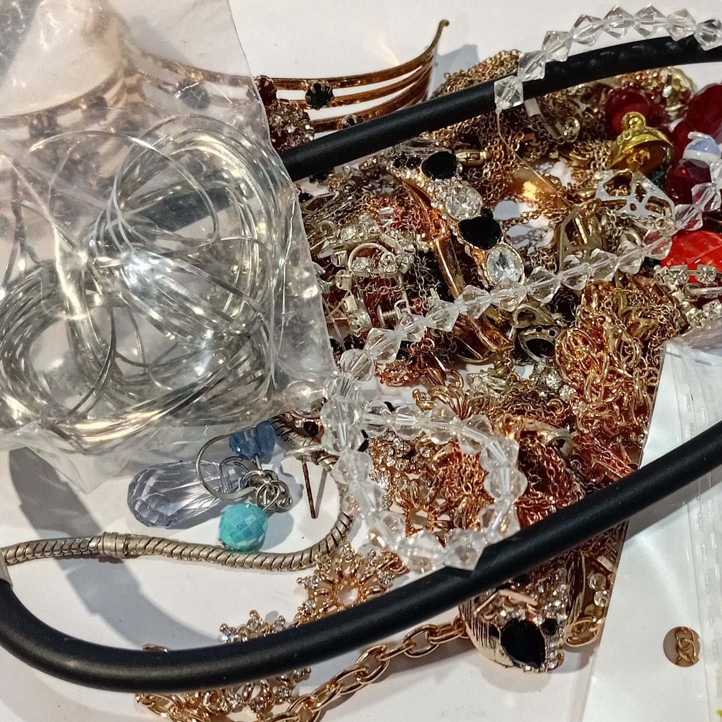 CLEARANCE! Large Pack Of Broken Jewellery & Craft Materials