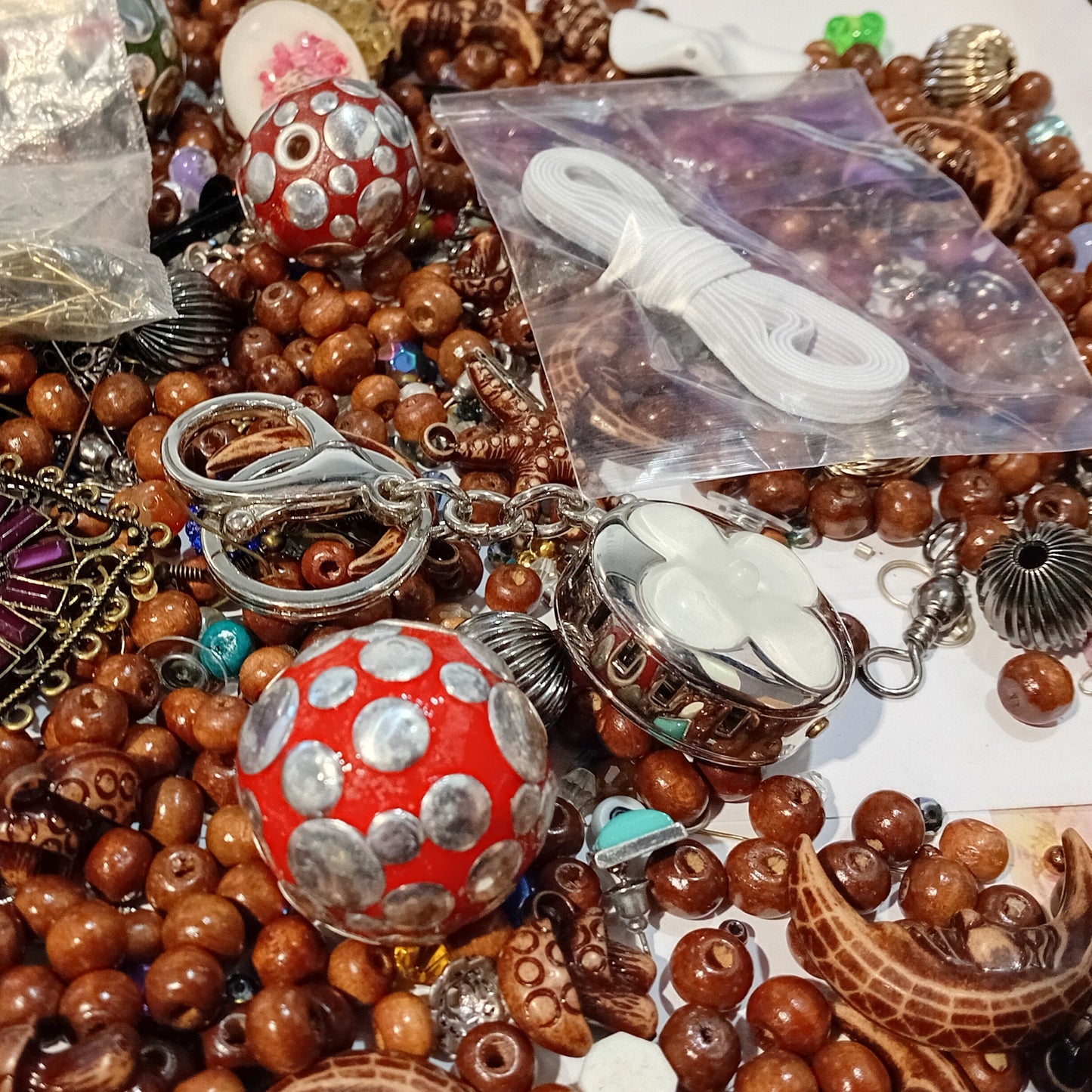 CLEARANCE! Huge Pack Of Broken Jewellery & Findings